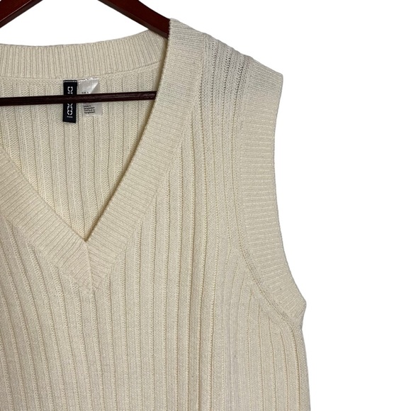 Divided H&M Cream Sweater Vest Ribbed V Neck Split Hem Acrylic Small Oversized - Picture 7 of 15